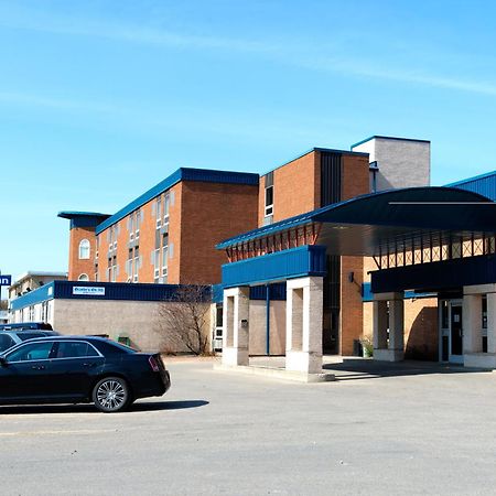 Days Inn by Wyndham Estevan Eksteriør bilde